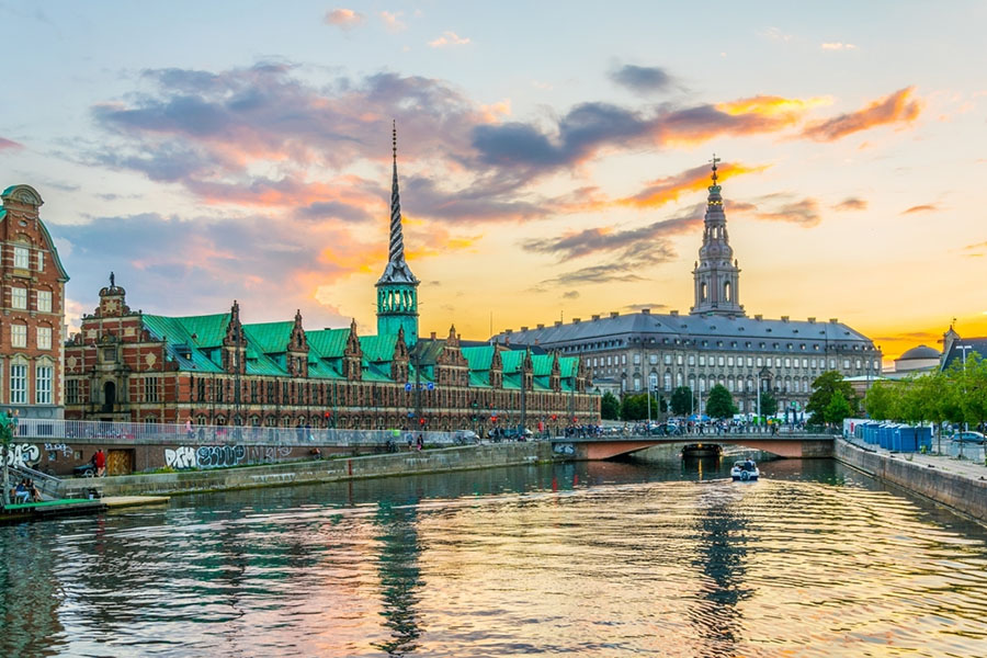 Christiansborg Sarayı