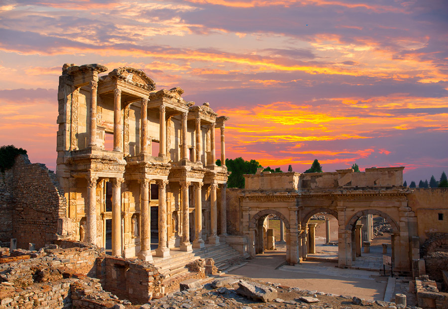 Efes Antik Kenti: Kuruluşu M.Ö. 6.000'lerdeki Cilalı Taş Devri'ne kadar uzanan Antik Kent..