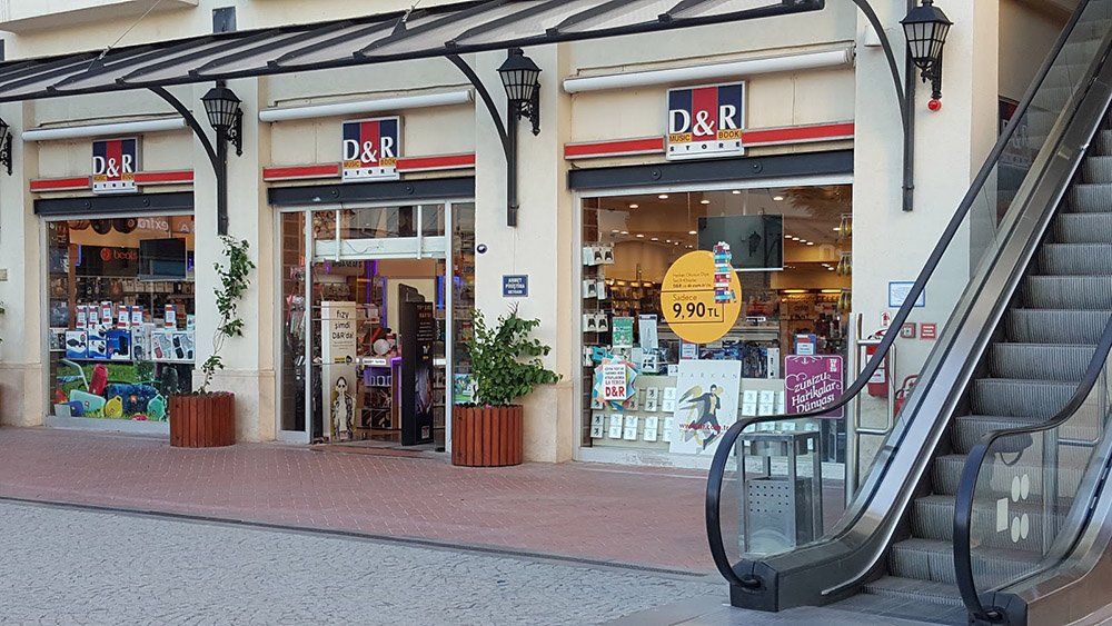 Forum Bornova Alışveriş Merkezi: İzmir'in açık hava avm'sidir..