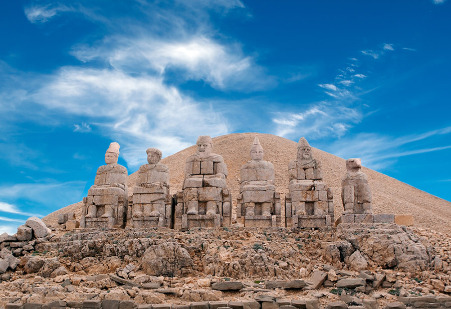 Nemrut Dağı’nın Heykelleri